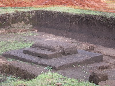 Particolare nell’area
archeologica falisca sotto il Monte
Li Santi nella Valle del Treja
(38477 bytes)